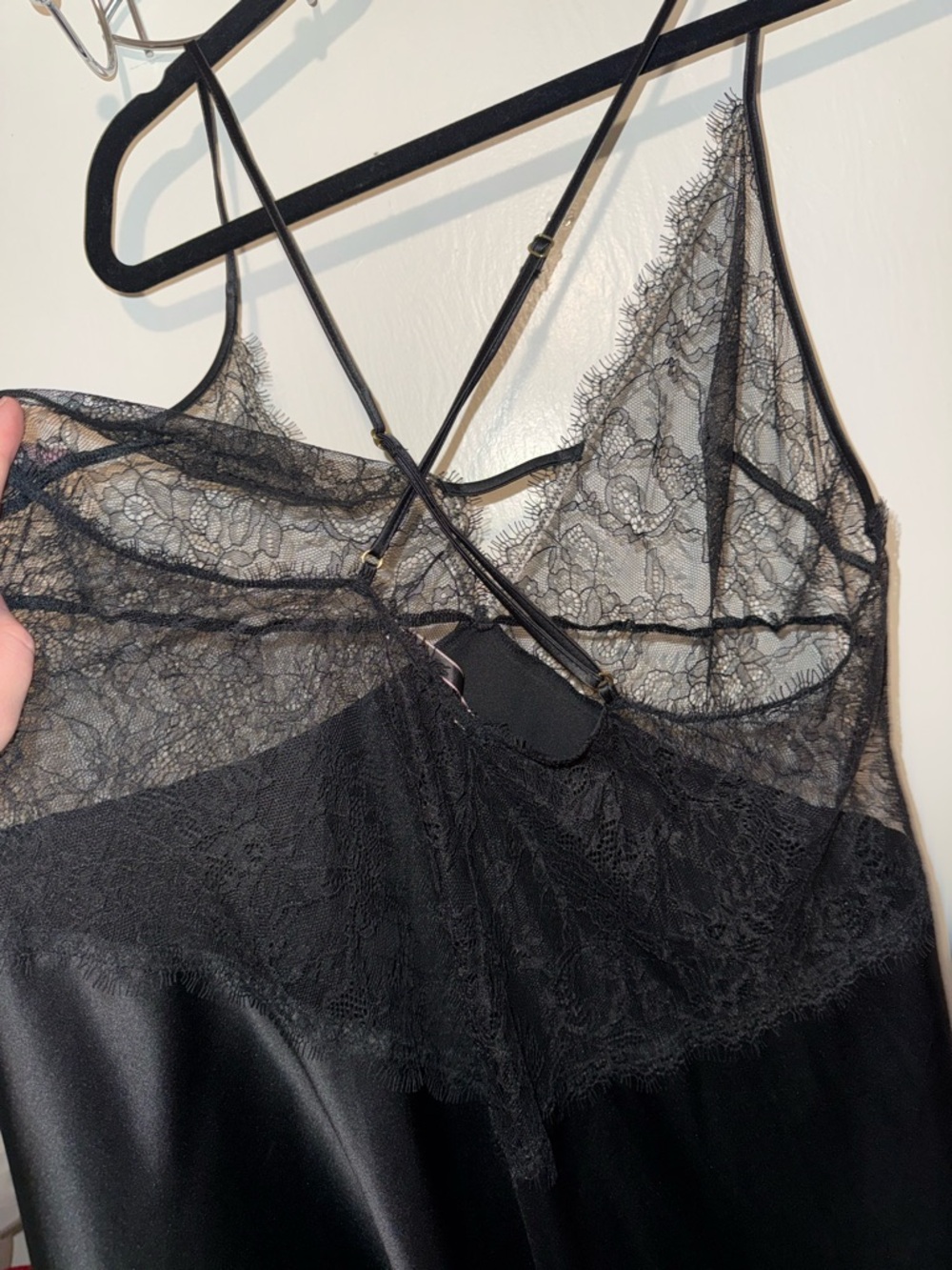 Lingerie - Picture 3 of 4